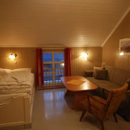 Tyskhella Rorbuer *